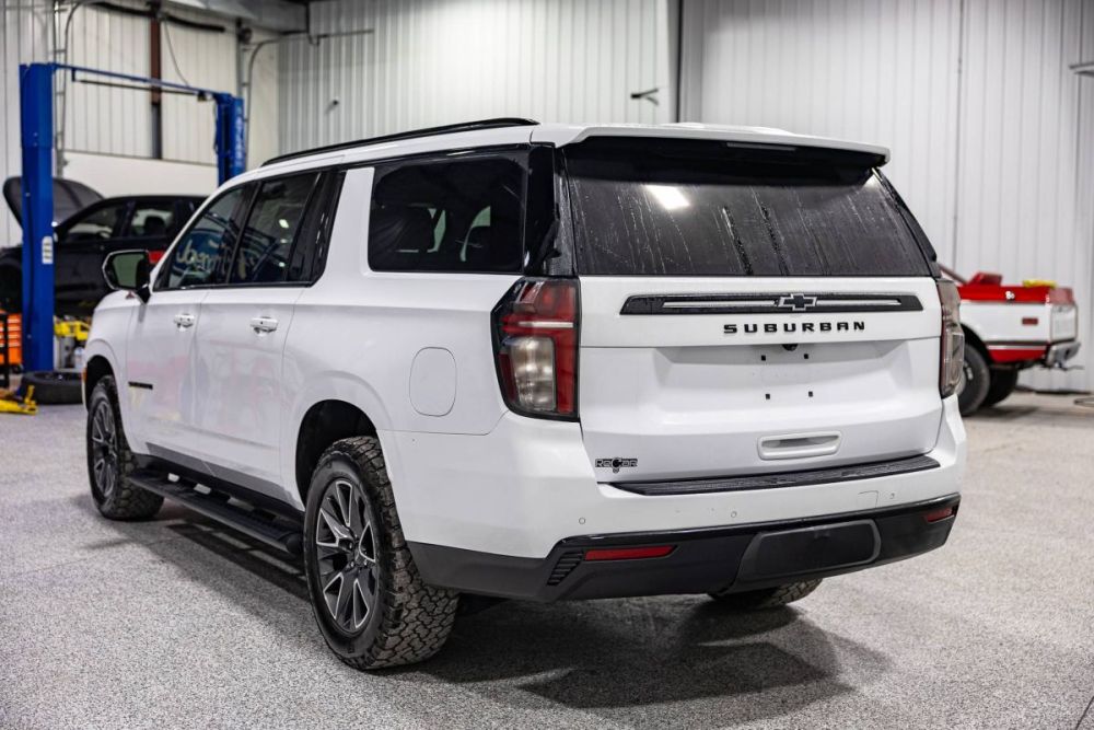 2023 Chevrolet Suburban Z71 4WD - photo 3