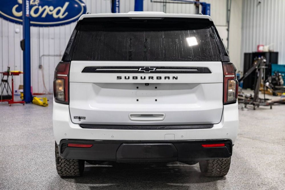 2023 Chevrolet Suburban Z71 4WD - photo 4