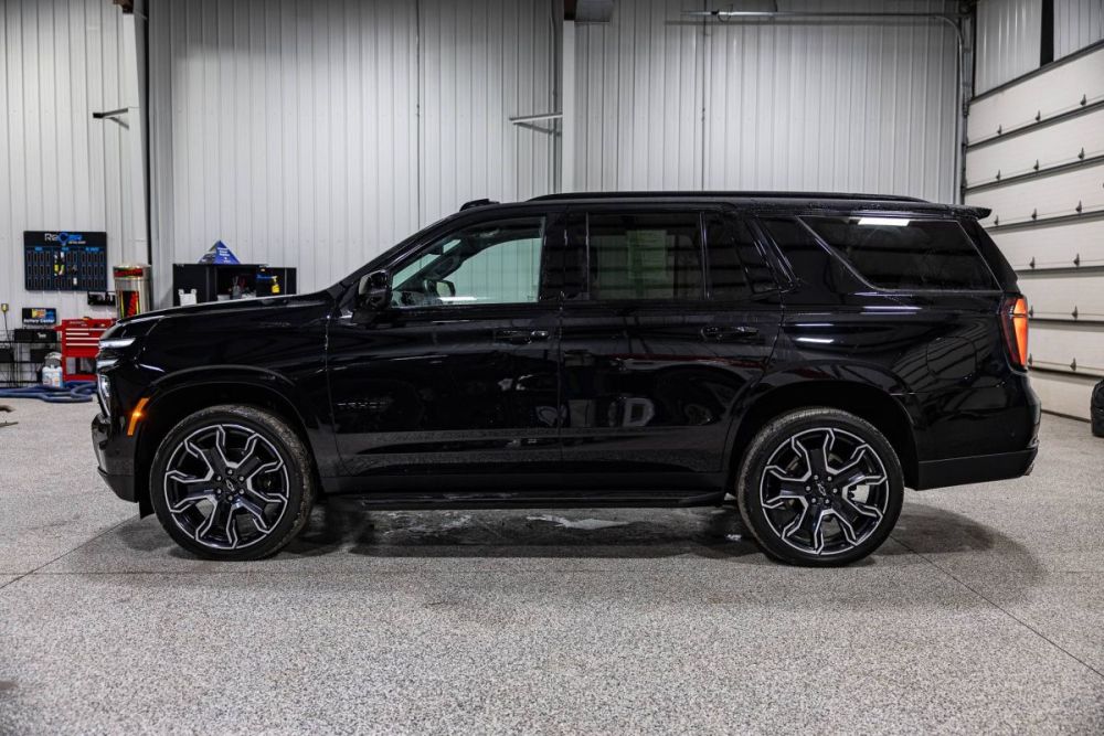 2026 Chevrolet Tahoe RST 4WD - photo 2