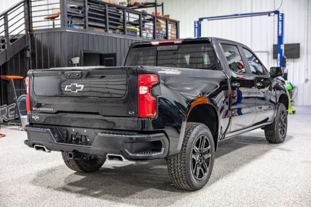 2025 Chevrolet Silverado 1500 LT Trail Boss 4WD - photo 3