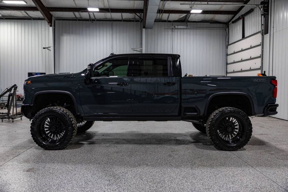 2026 Chevrolet Silverado 2500HD LTZ 4WD - photo 2
