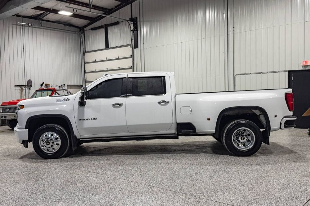 2021 Chevrolet Silverado 3500HD High Country 4WD - photo 2
