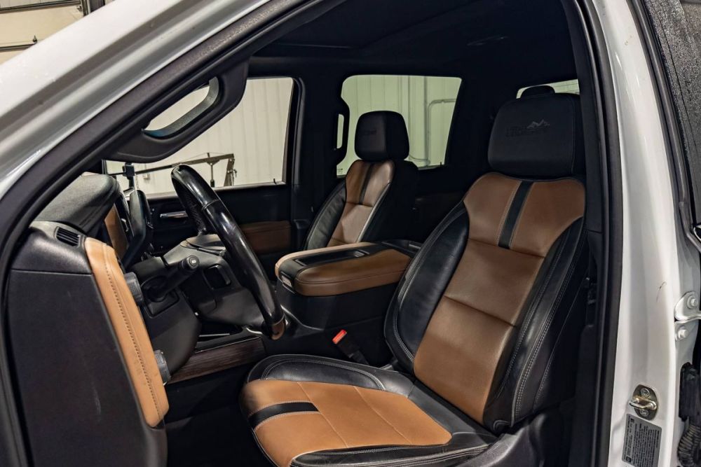 2021 Chevrolet Silverado 3500HD High Country 4WD - photo 11