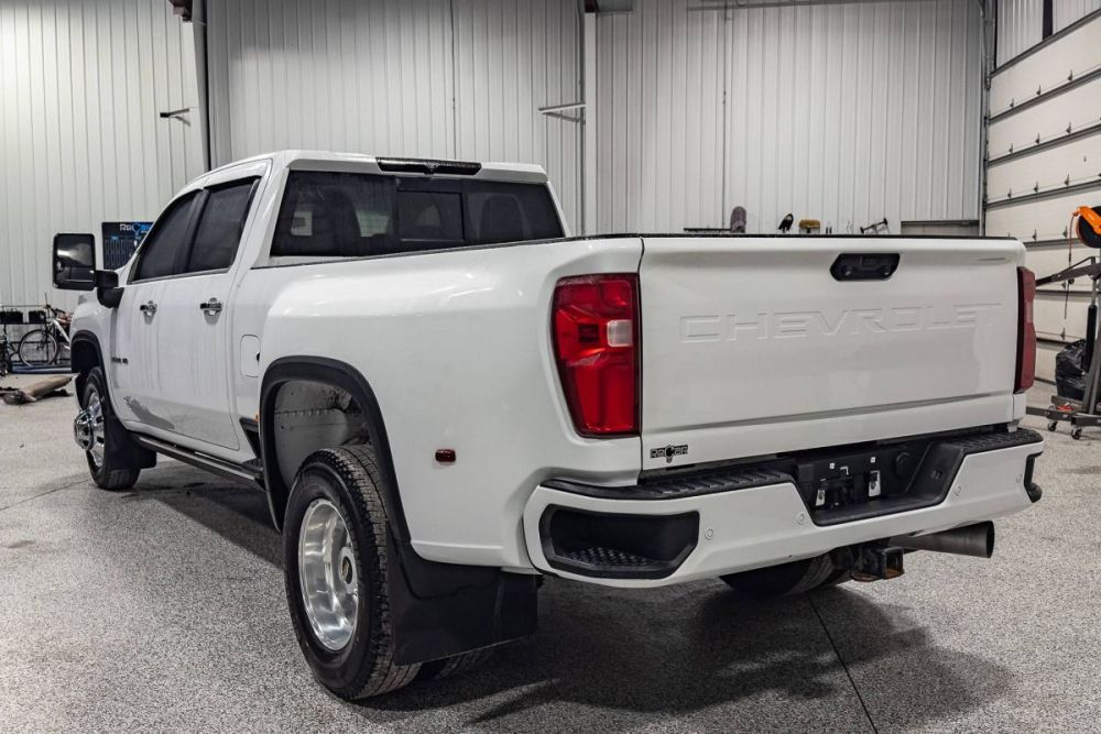 2021 Chevrolet Silverado 3500HD High Country 4WD - photo 3