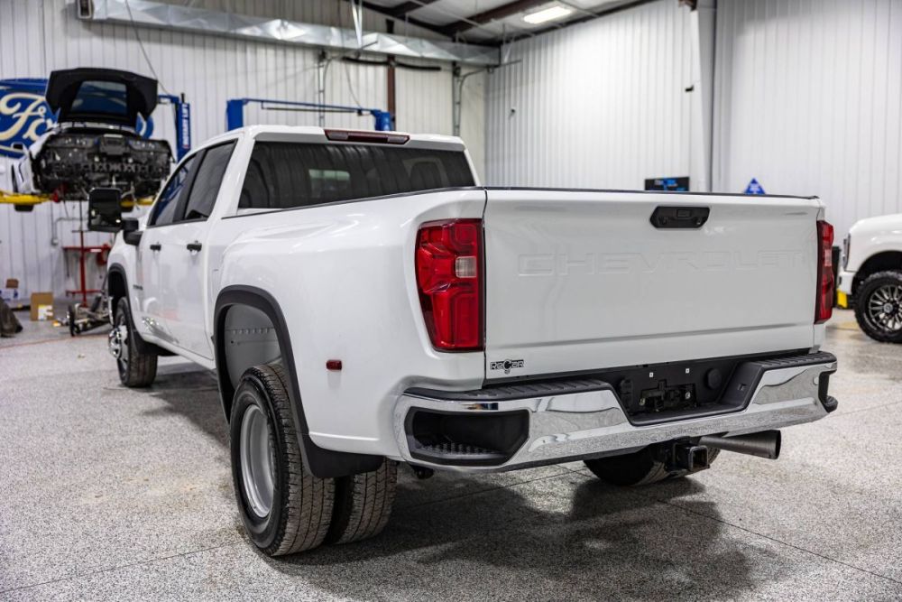 2024 Chevrolet Silverado K3500 4WD - photo 3
