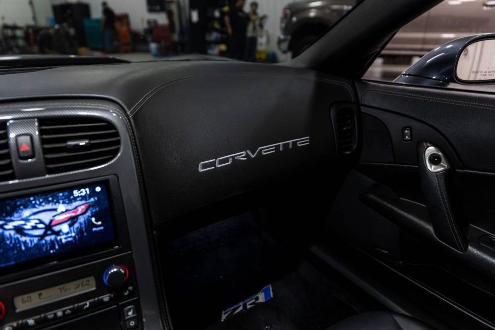 2009 Chevrolet Corvette ZR1 - photo 12