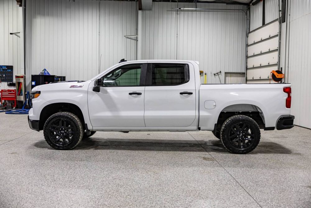2025 Chevrolet Silverado 1500 Custom Trail Boss 4WD - photo 2