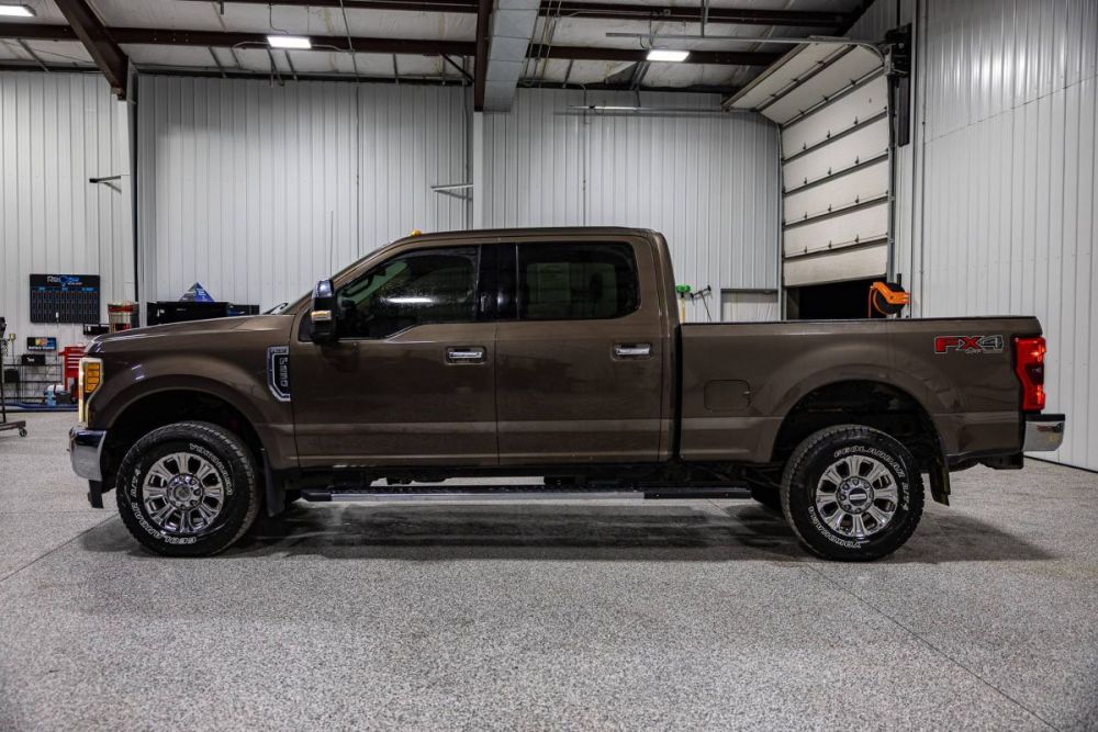 2017 Ford F-250 Super Duty XLT 4WD - photo 2