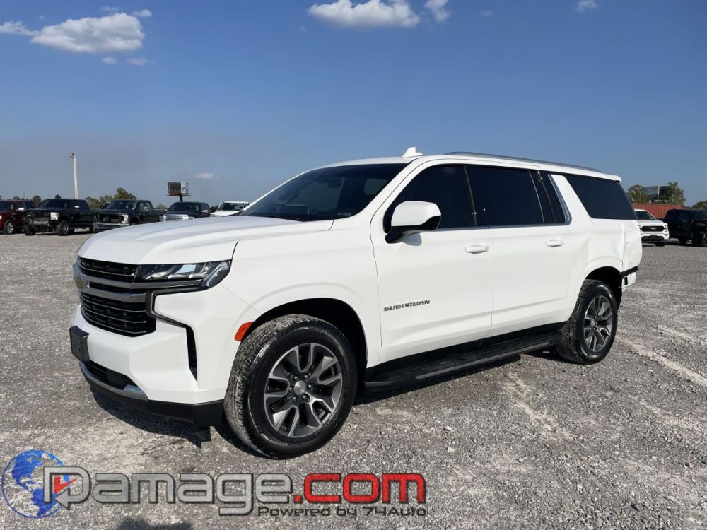 2021 Chevrolet Suburban LT 4X4 - photo 2