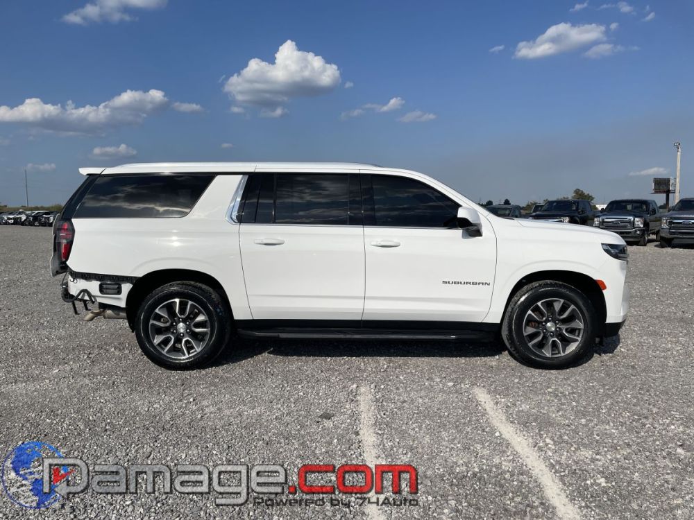 2021 Chevrolet Suburban LT 4X4 - photo 3