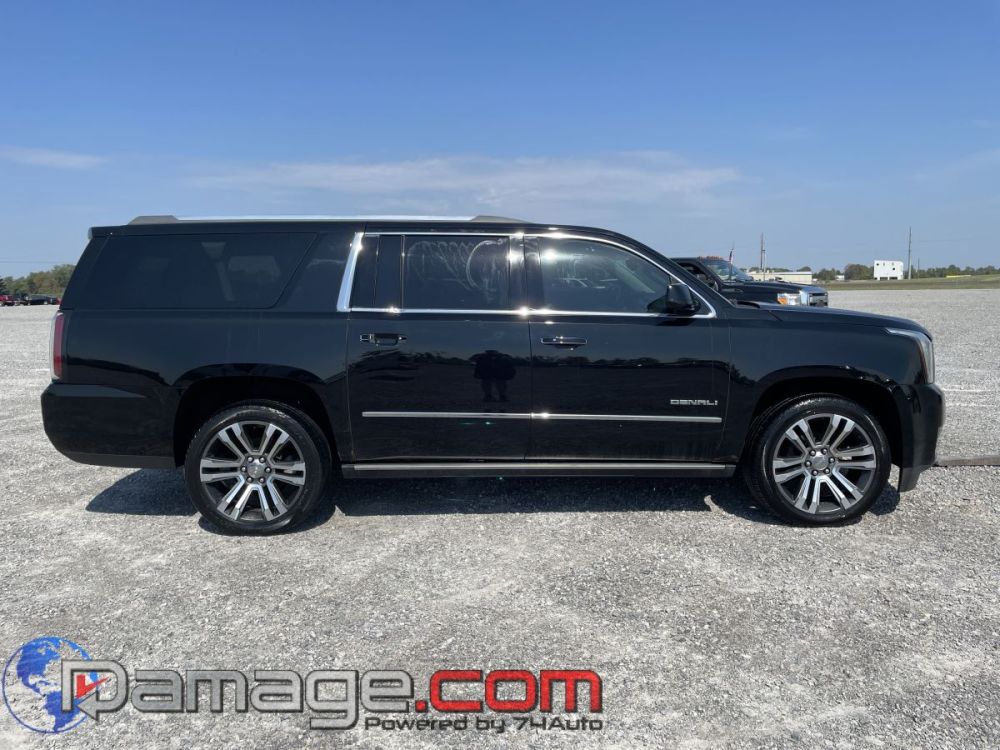 2017 GMC Yukon XL Denali 4X4 - photo 4