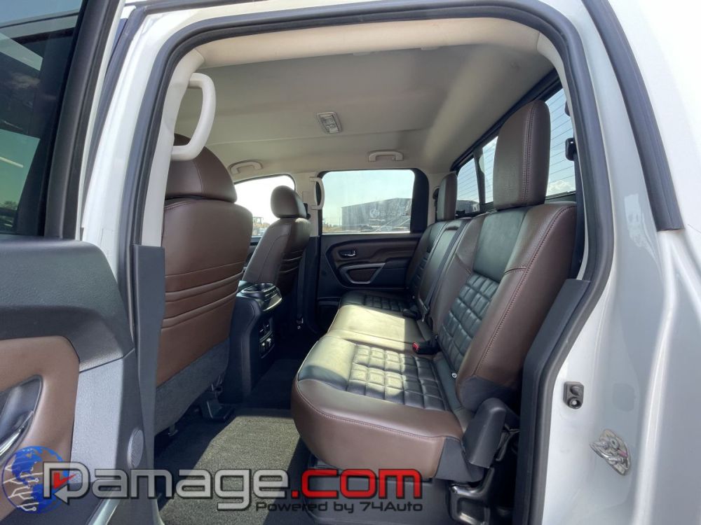 2018 Nissan Titan Crewcab 4X4 Platinum Reserve - photo 11