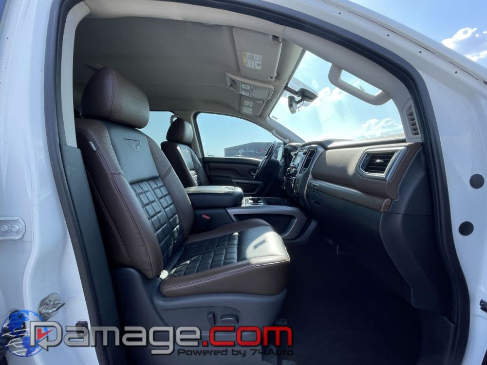 2018 Nissan Titan Crewcab 4X4 Platinum Reserve - photo 12