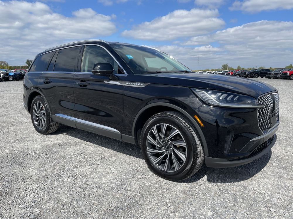 2026 Lincoln Aviator Livery AWD - photo 2
