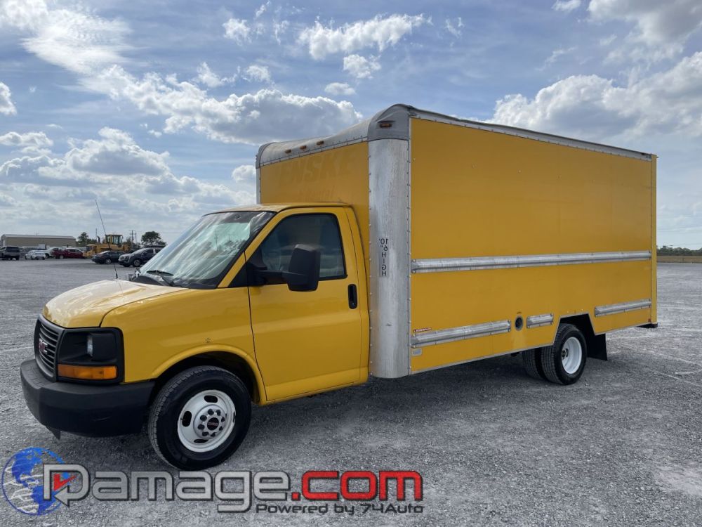 2012 GMC Savana G3500 Box Truck - photo 2