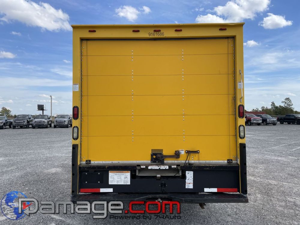 2012 GMC Savana G3500 Box Truck - photo 7