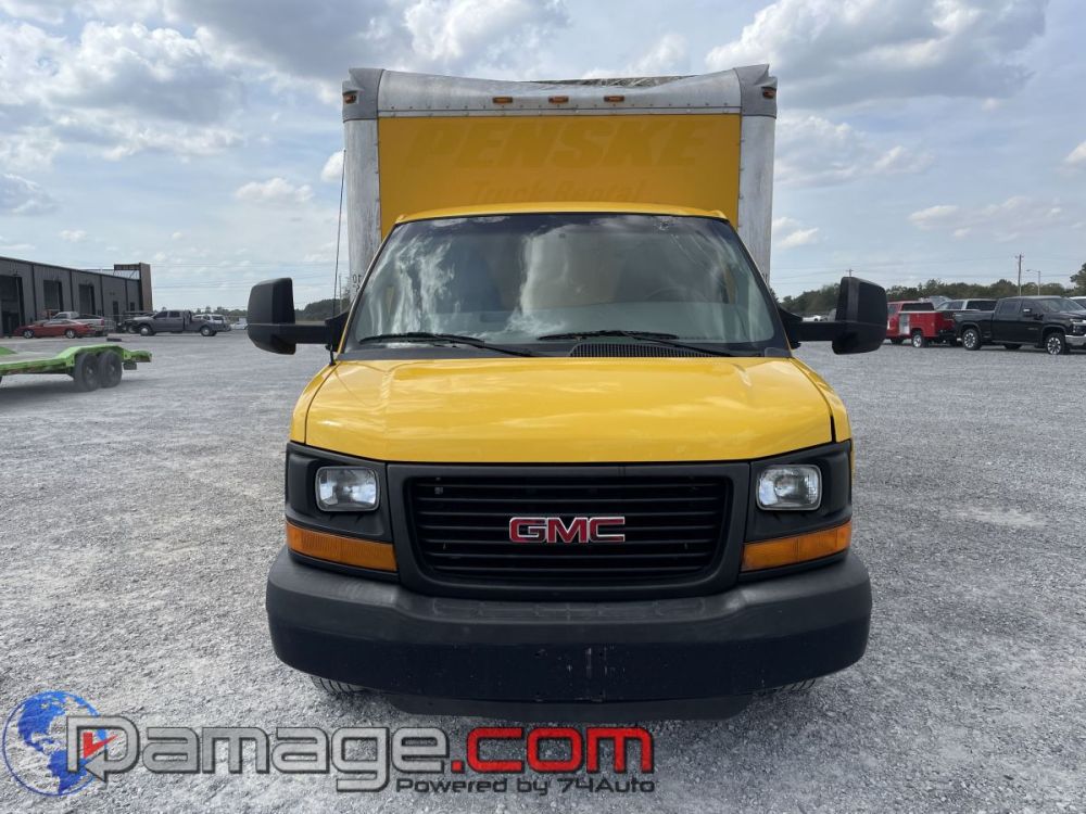 2012 GMC Savana G3500 Box Truck - photo 8