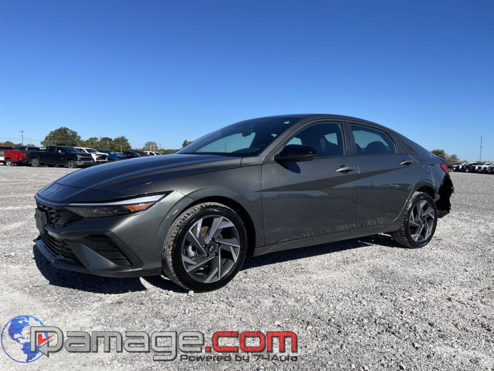 2025 Hyundai Elantra SEL Sport - photo 2