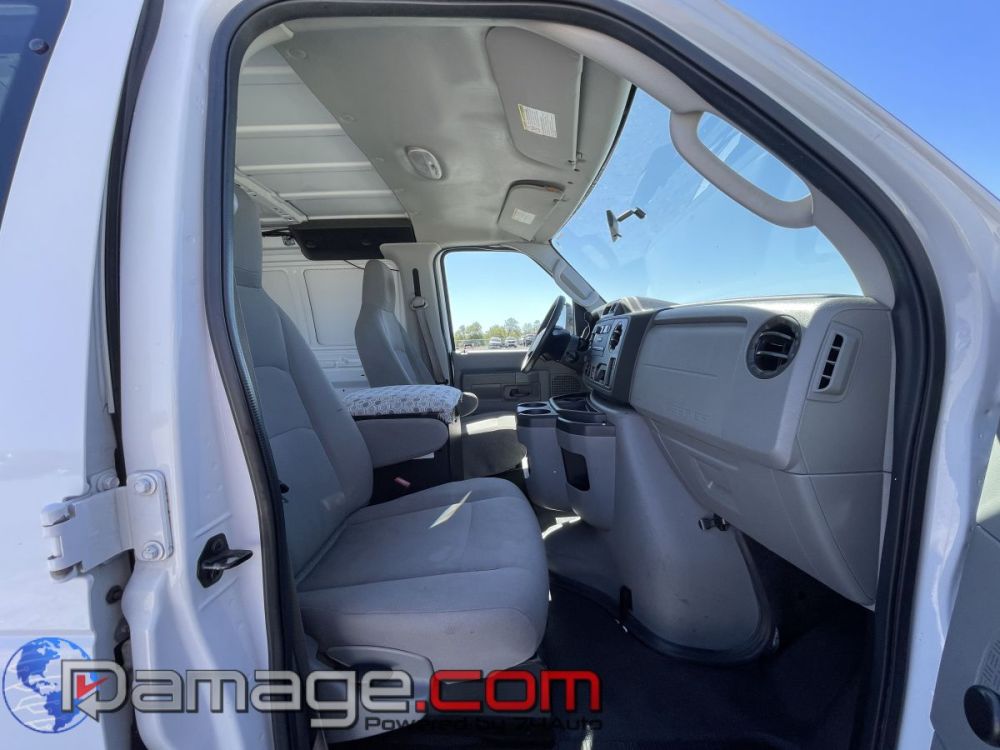 2009 Ford E-150 - photo 11