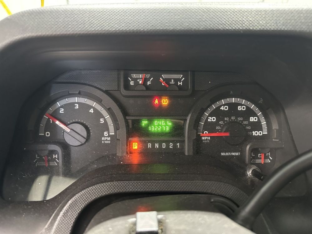 2009 Ford E-150 - photo 12
