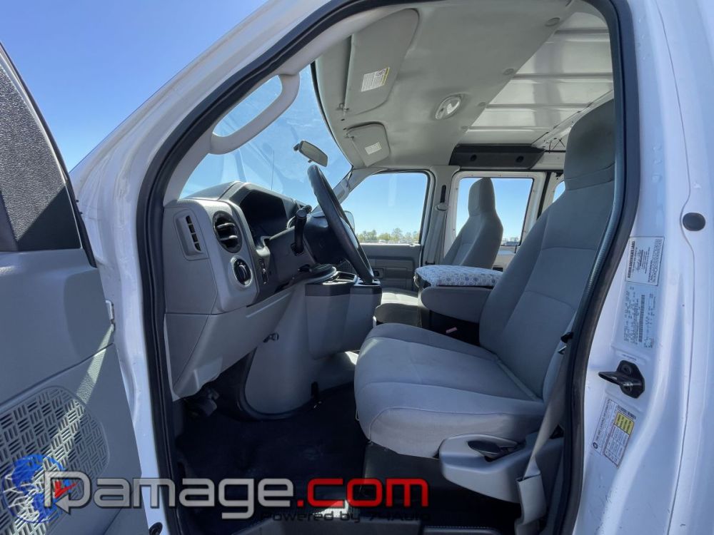 2009 Ford E-150 - photo 10