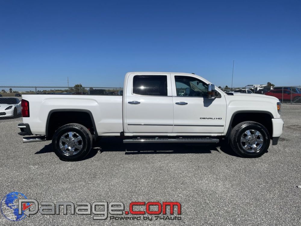 2019 GMC Sierra 3500 Crewcab 4X4 Denali Diesel - photo 3