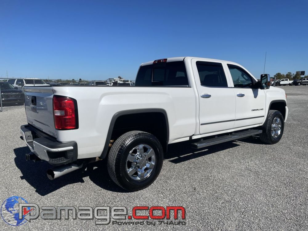 2019 GMC Sierra 3500 Crewcab 4X4 Denali Diesel - photo 5