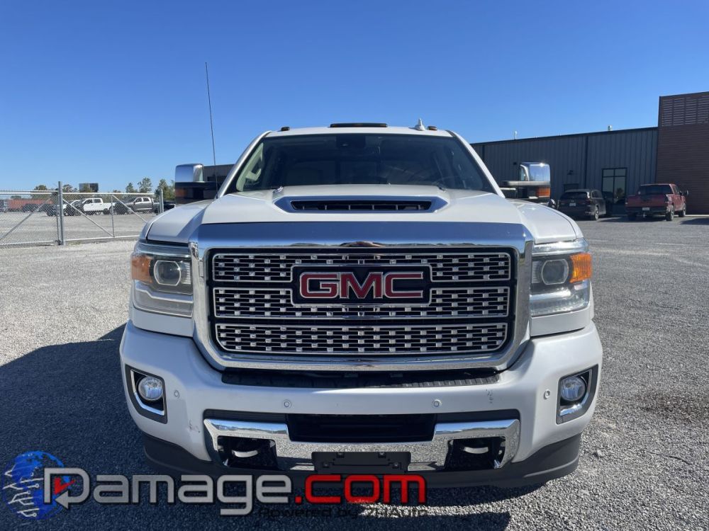 2019 GMC Sierra 3500 Crewcab 4X4 Denali Diesel - photo 8