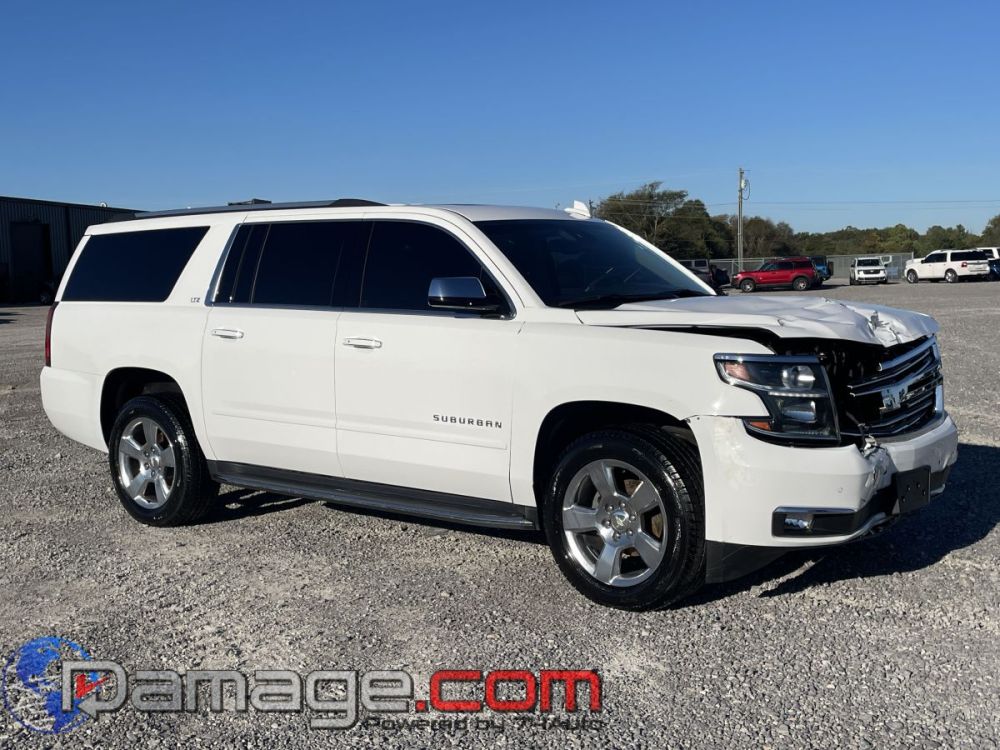 2016 Chevrolet Suburban LTZ 4X4 - photo 2