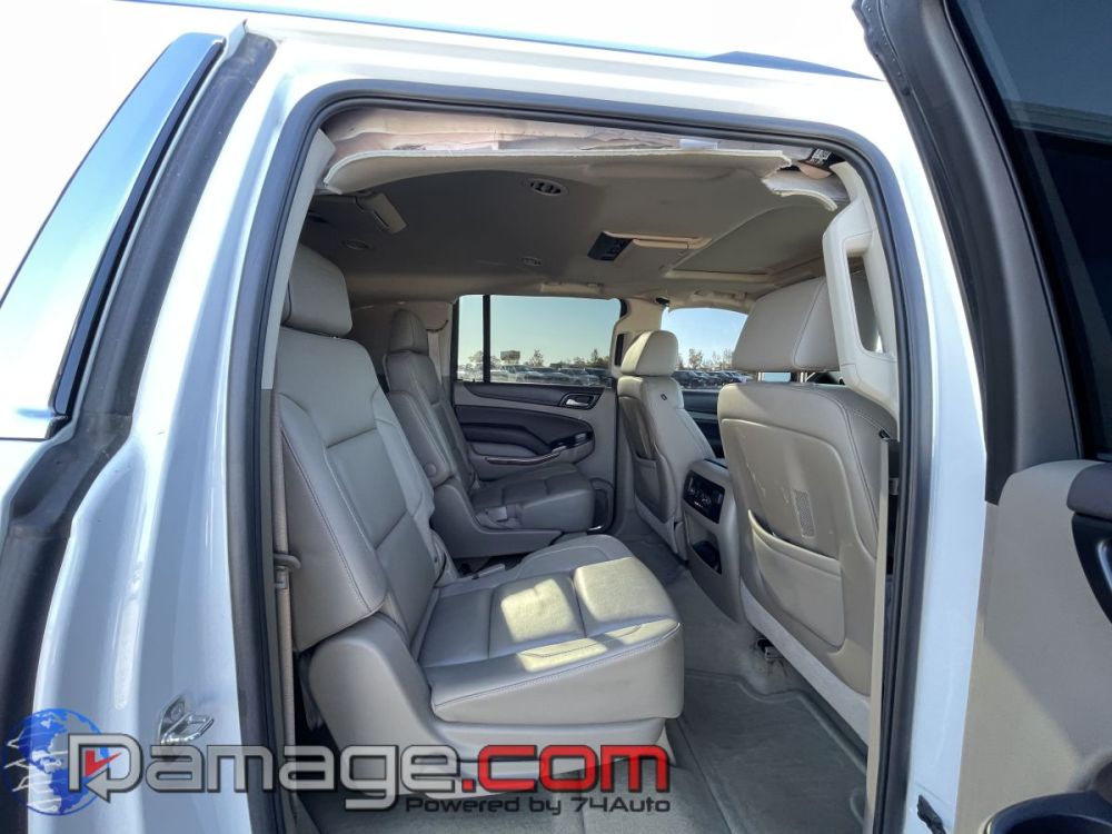 2016 Chevrolet Suburban LTZ 4X4 - photo 13