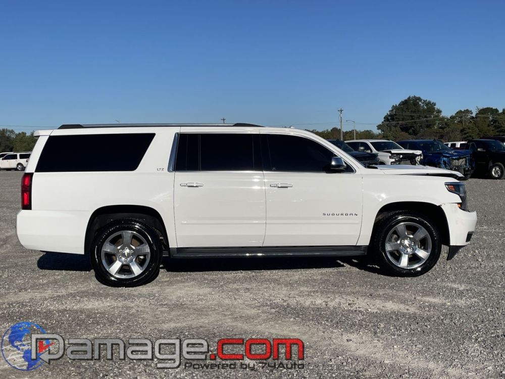 2016 Chevrolet Suburban LTZ 4X4 - photo 4
