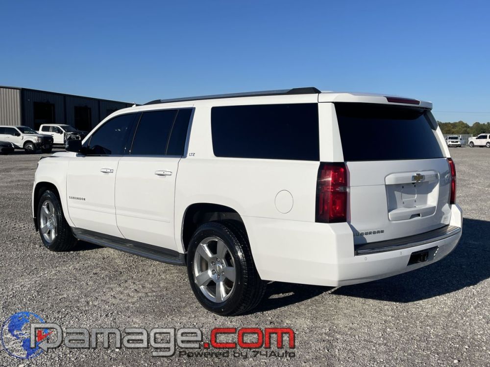 2016 Chevrolet Suburban LTZ 4X4 - photo 5