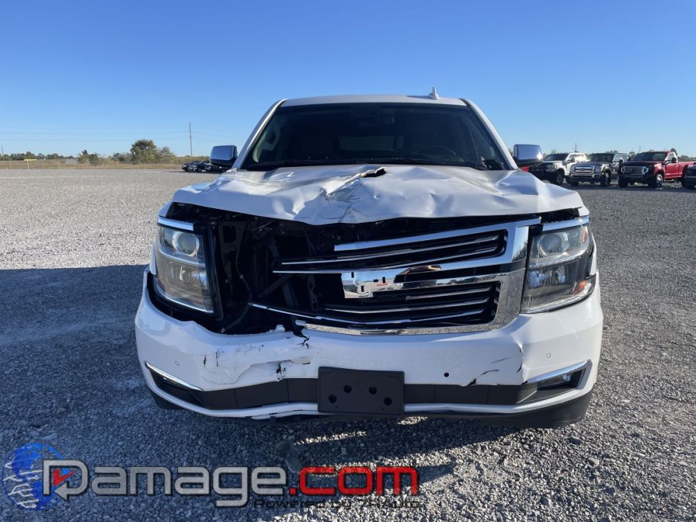 2016 Chevrolet Suburban LTZ 4X4 - photo 8