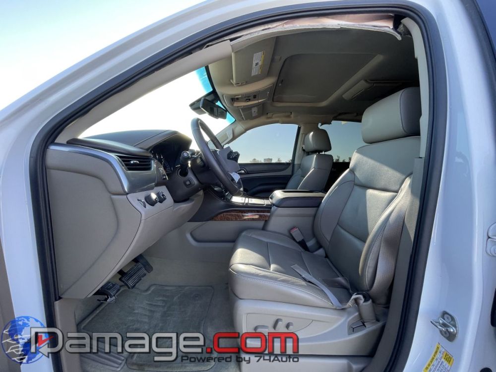 2016 Chevrolet Suburban LTZ 4X4 - photo 10