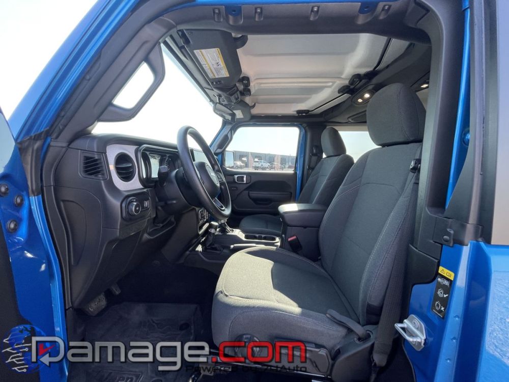 2025 Jeep Wrangler 4X4 - photo 10