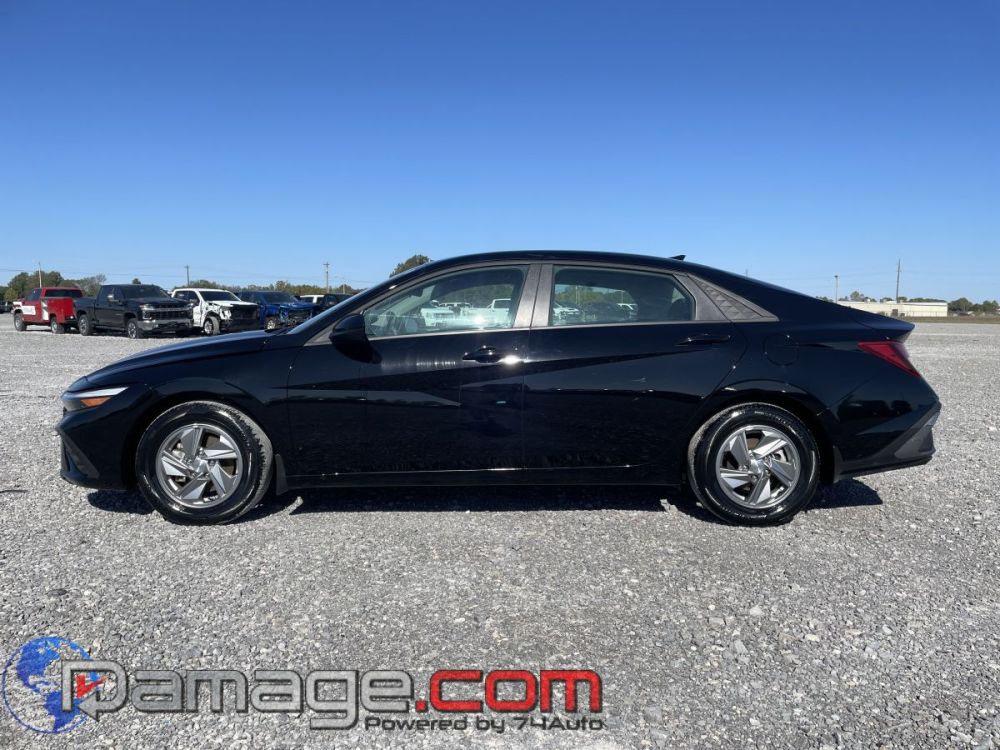 2025 Hyundai Elantra SE - photo 3
