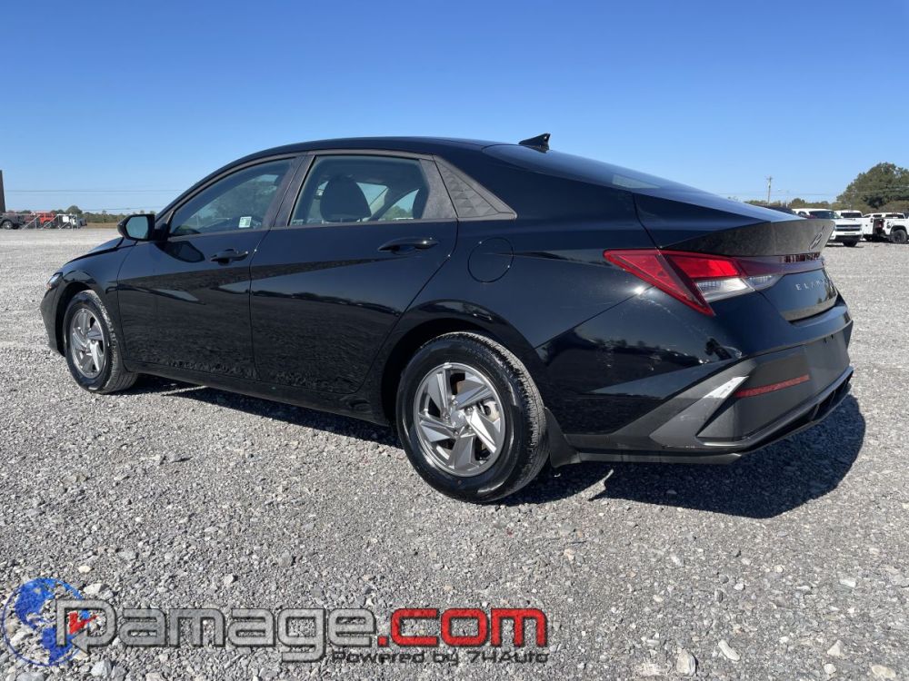 2025 Hyundai Elantra SE - photo 5
