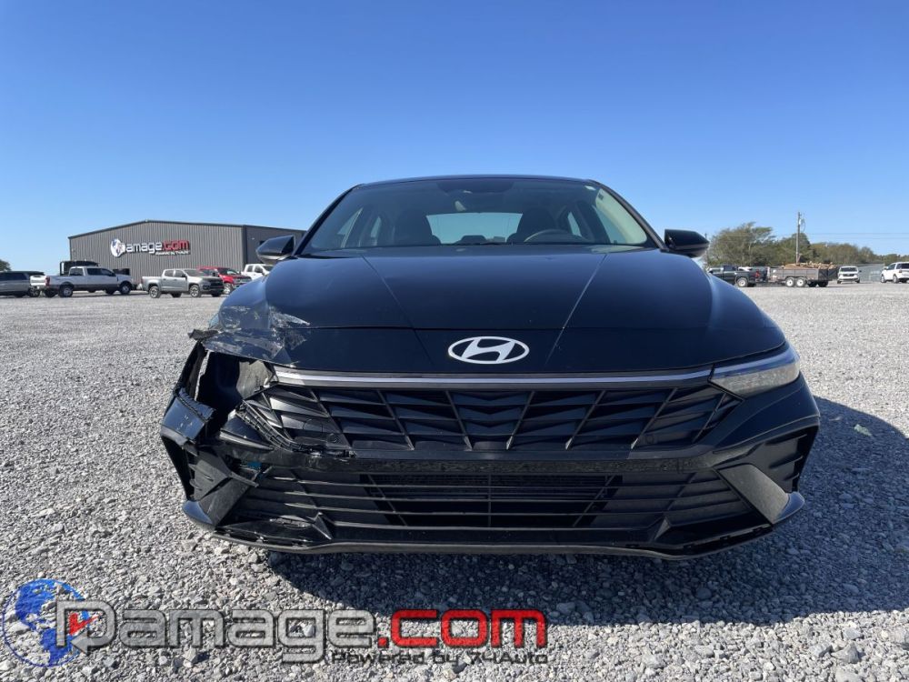 2025 Hyundai Elantra SE - photo 8