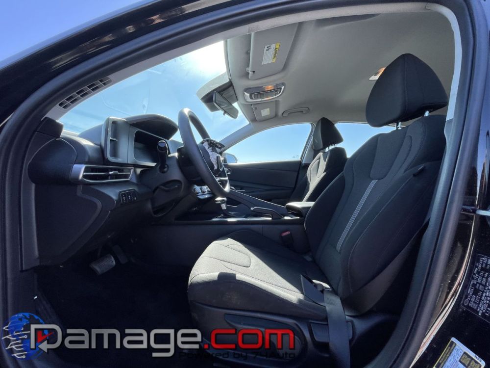 2025 Hyundai Elantra SE - photo 10