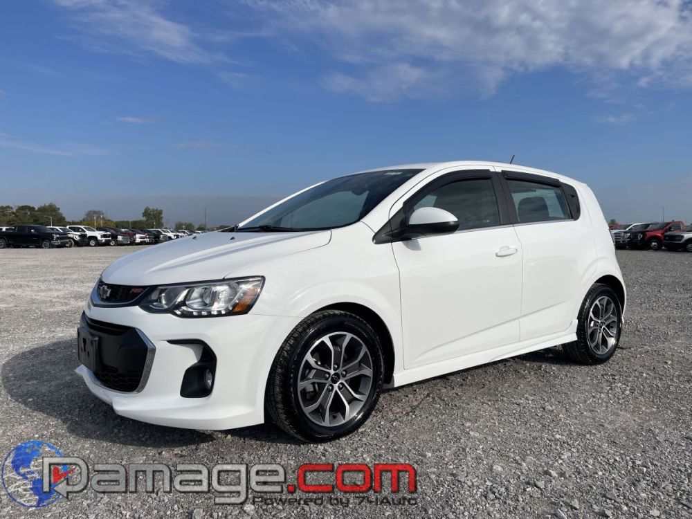 2018 Chevrolet Sonic LT - photo 1