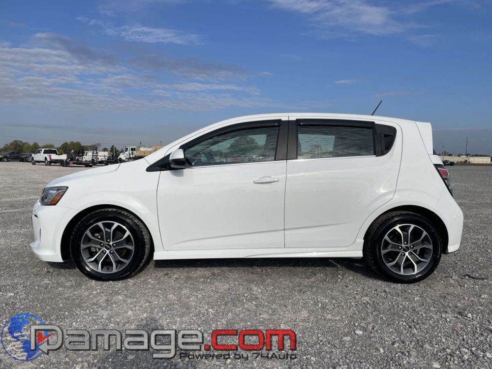2018 Chevrolet Sonic LT - photo 3