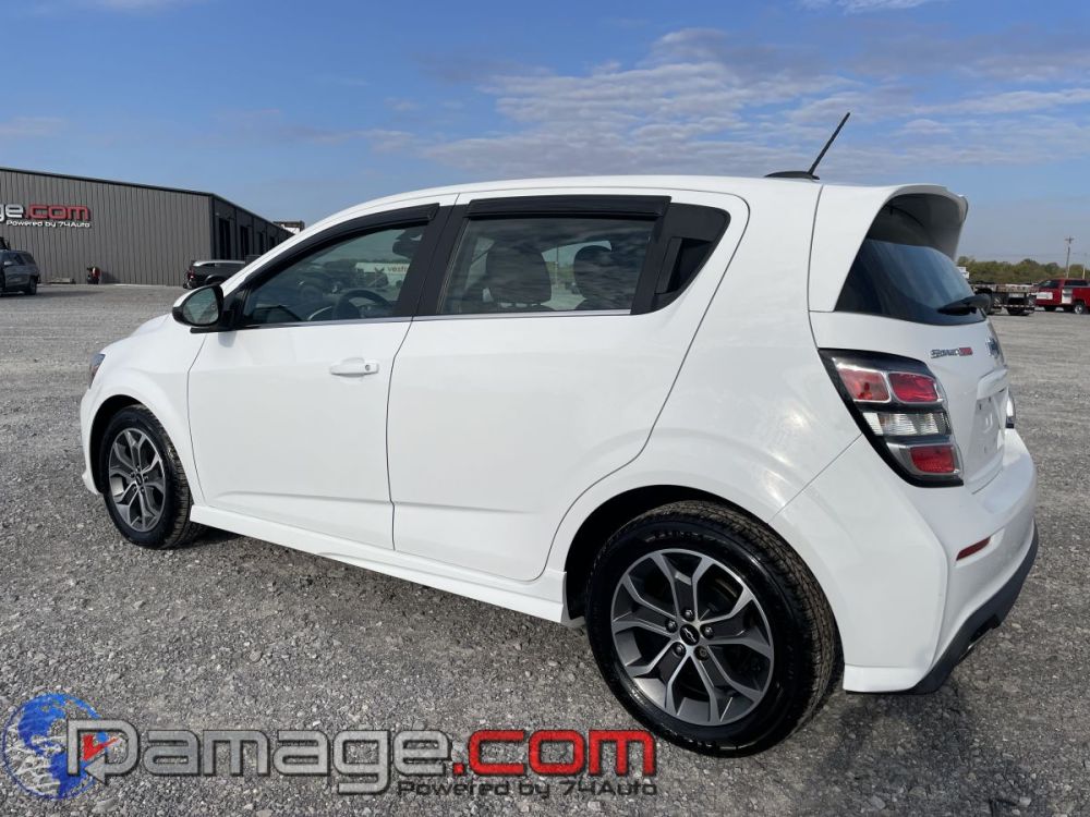 2018 Chevrolet Sonic LT - photo 5