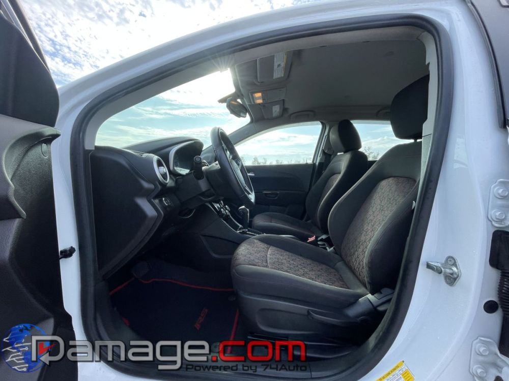 2018 Chevrolet Sonic LT - photo 10