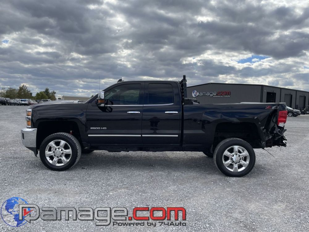 2018 Chevrolet Silverado 2500 Crewcab 4X4 LTZ Diesel - photo 4