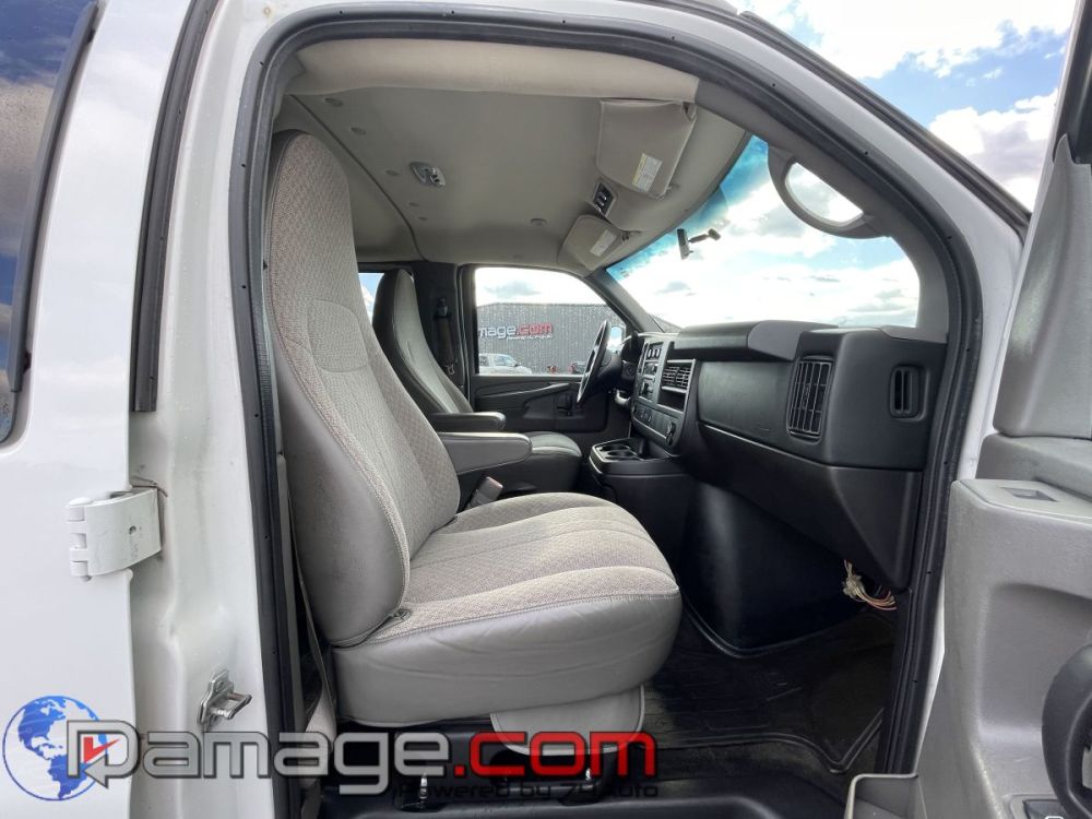 2014 Chevrolet Express - photo 11