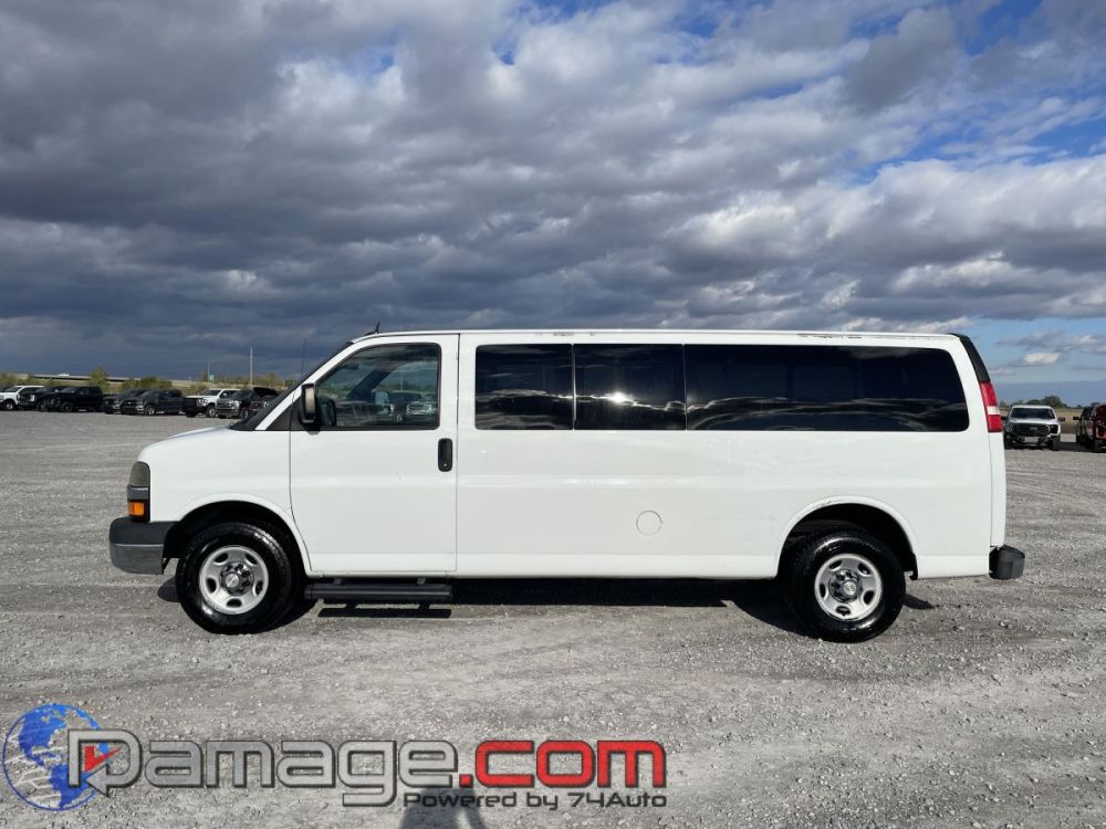 2014 Chevrolet Express - photo 3