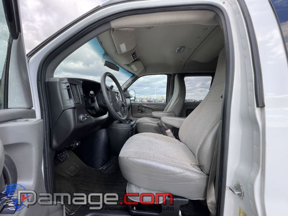 2014 Chevrolet Express - photo 10