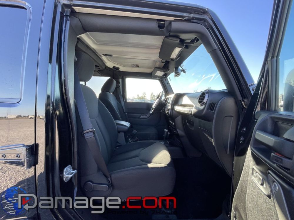 2016 Jeep Wrangler Unlimited 4X4 - photo 12