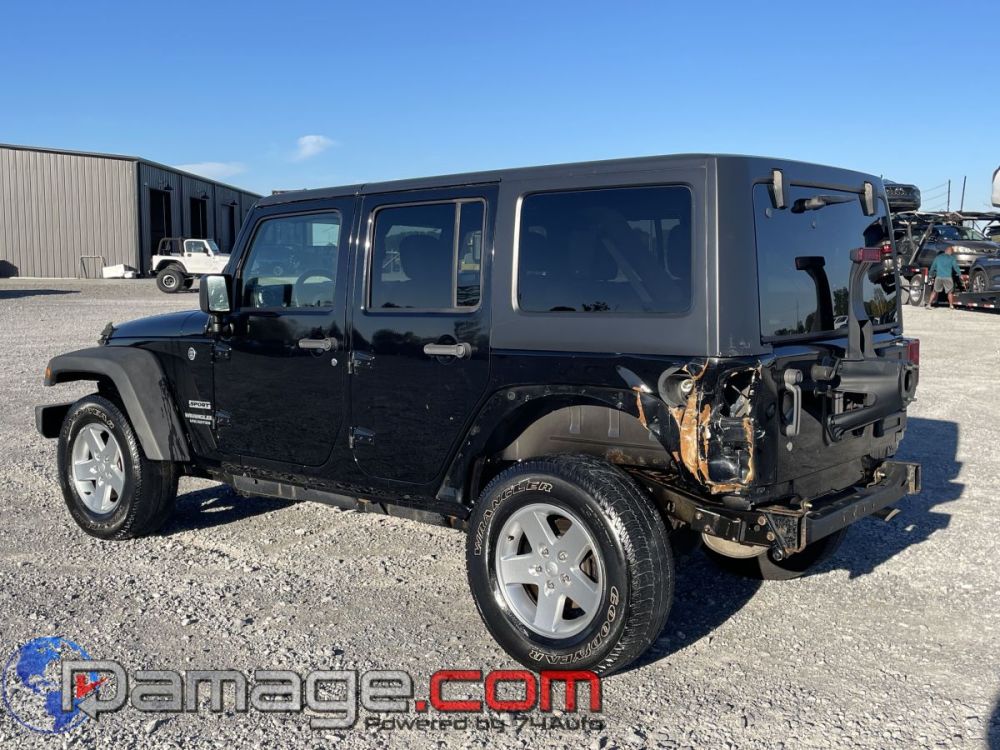 2016 Jeep Wrangler Unlimited 4X4 - photo 6