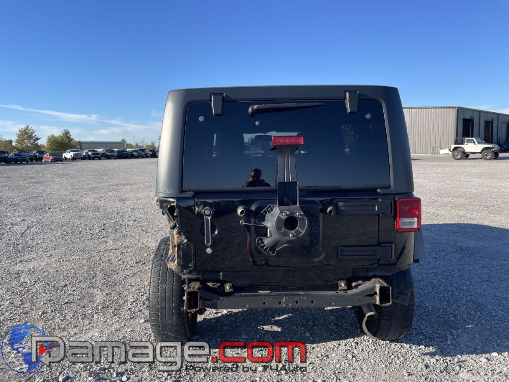 2016 Jeep Wrangler Unlimited 4X4 - photo 7